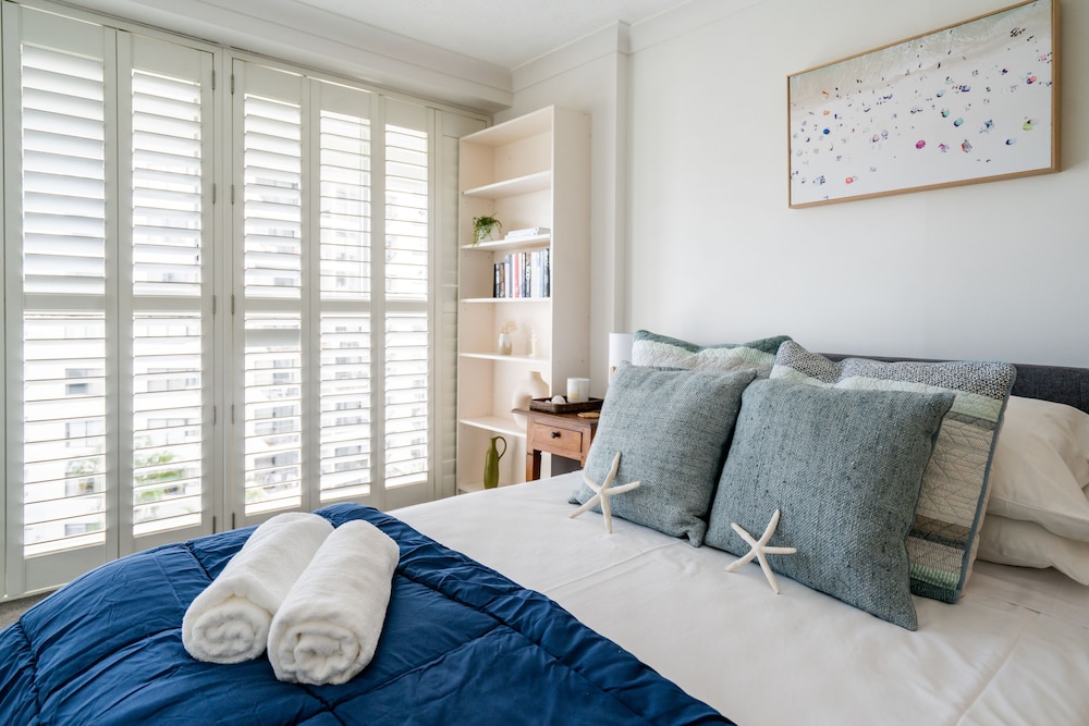 CASHELMARA BEACHFRONT APARTMENTS 24/28