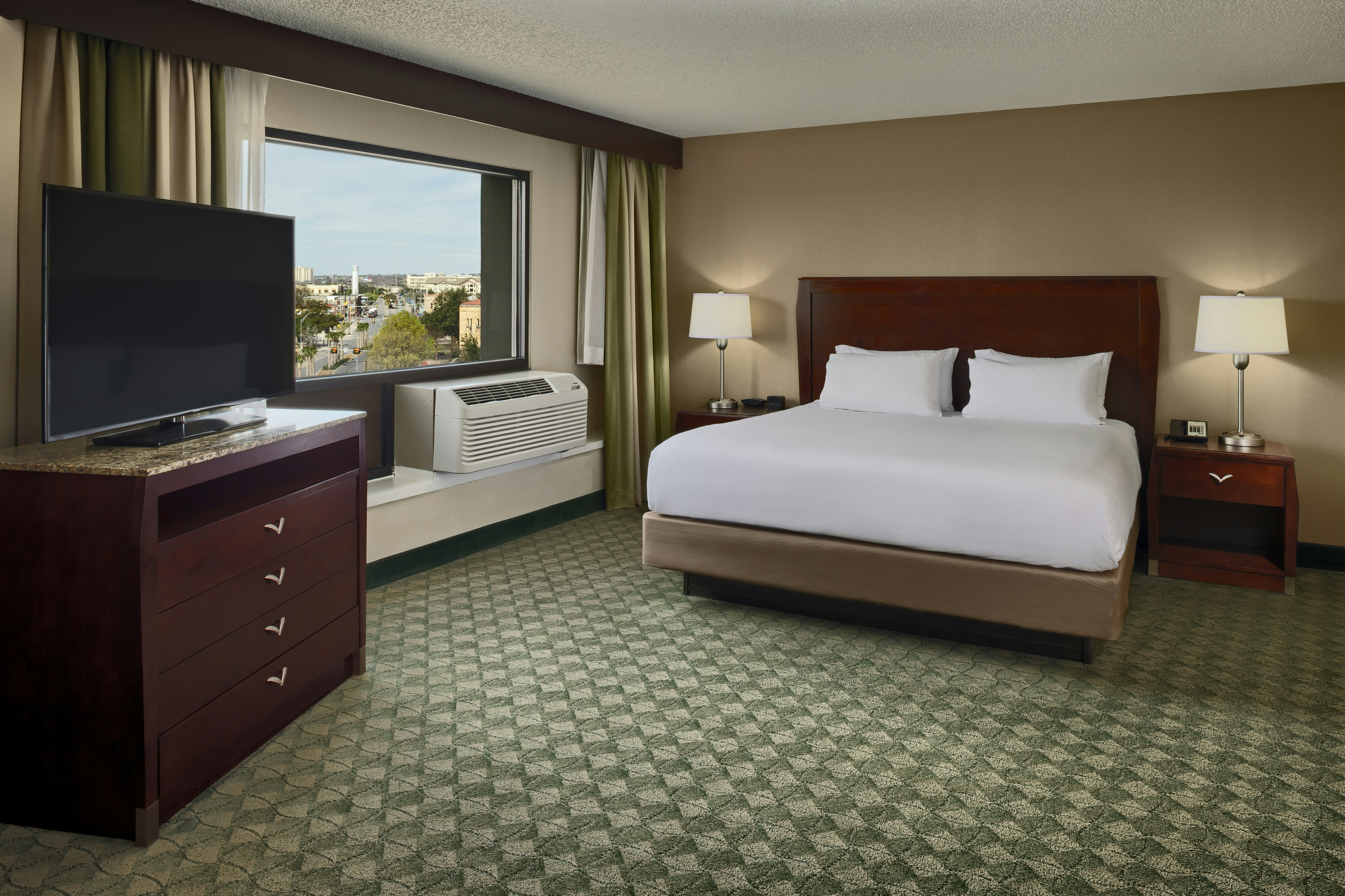 JUNIOR SUITE, KING BED