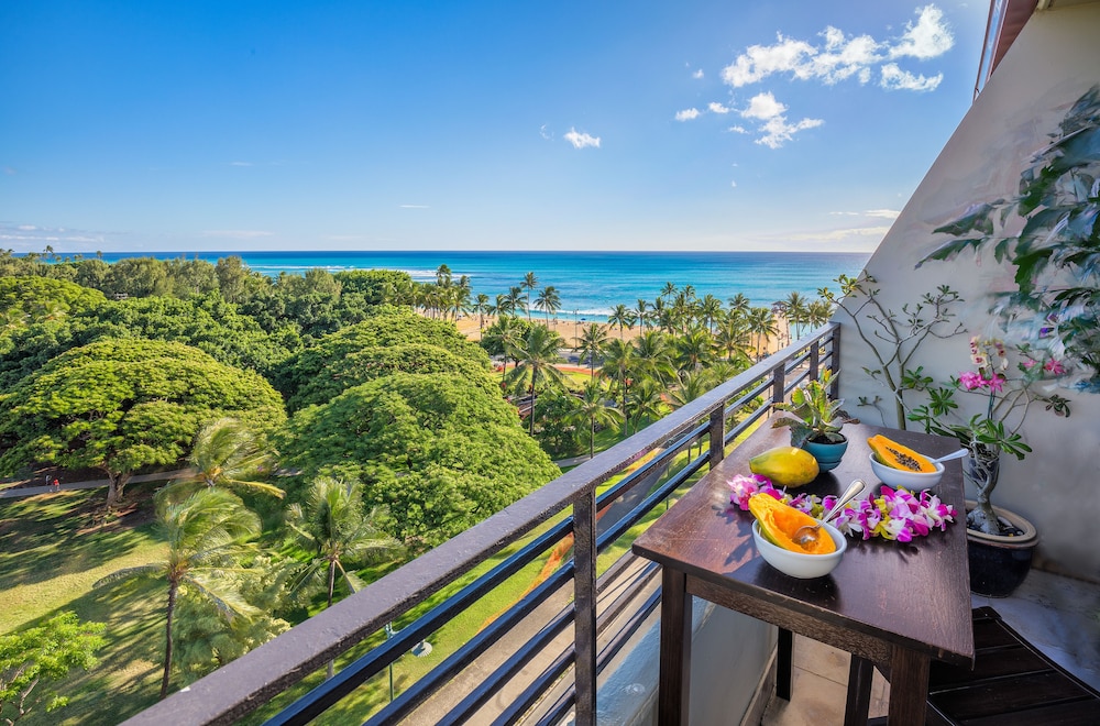 Castle Waikiki Grand Hotel 44/70