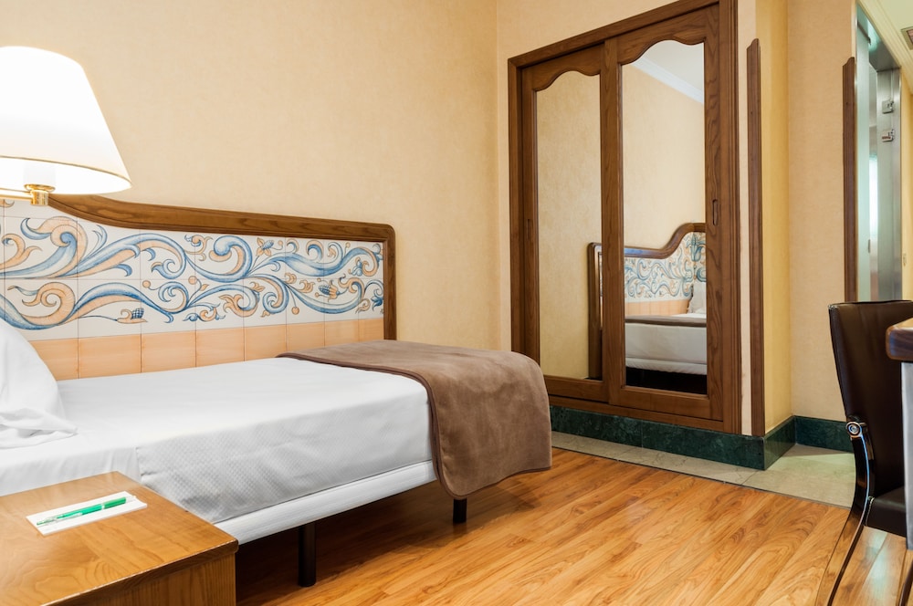 HOTEL JULIA 20/48