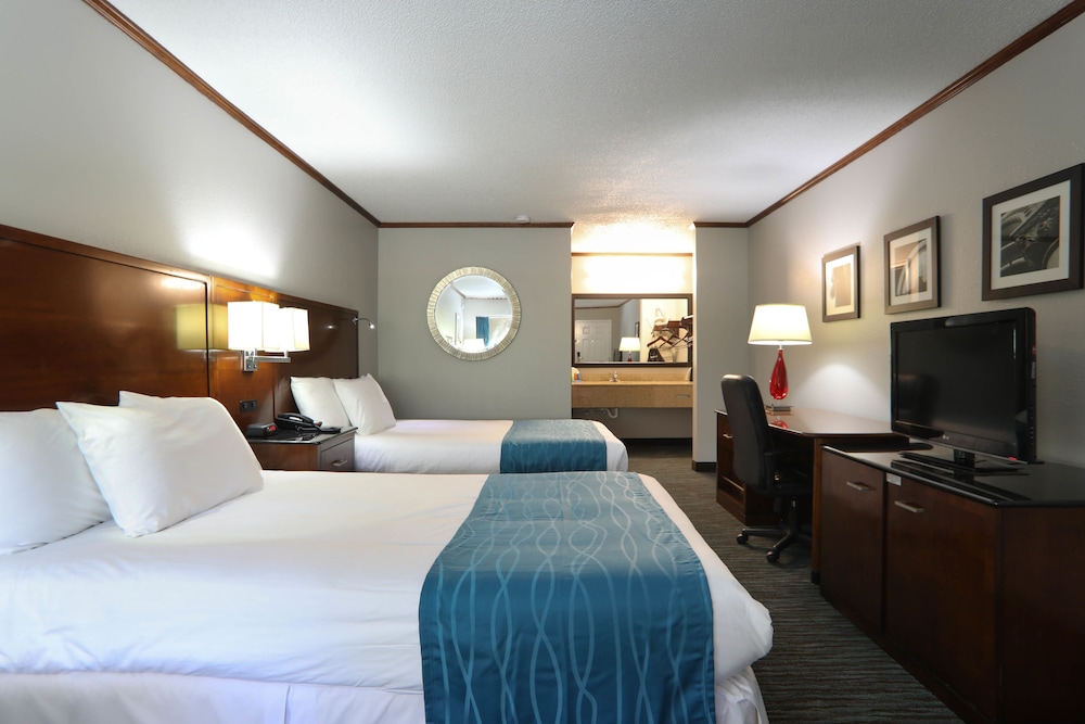 Days Inn by Wyndham Foley 11/33