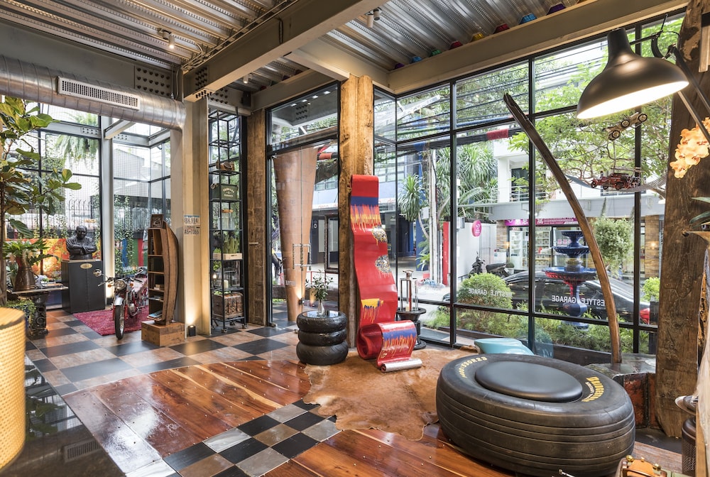 Mestyle Garage Hotel 63/86