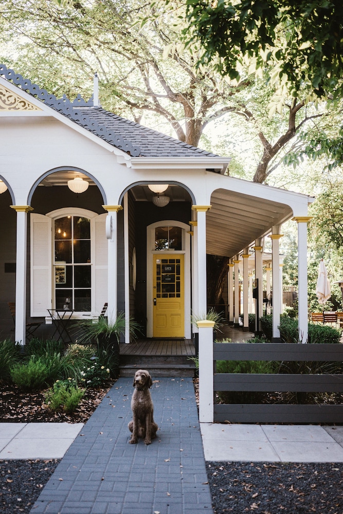 Brannan Cottage Inn 55/56