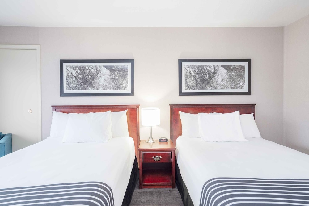 Sandman Hotel Terrace 10/34
