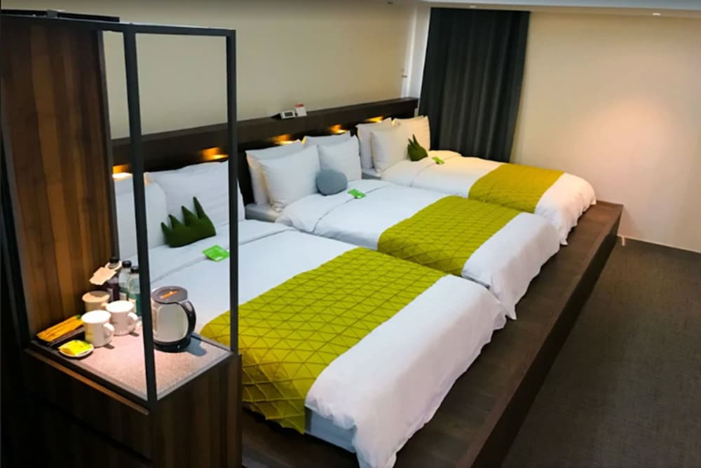 Metro Hotel Myeongdong 20/71