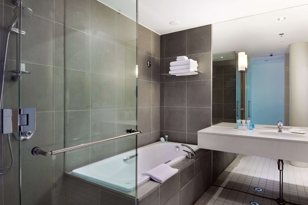 Hilton Auckland 15/78