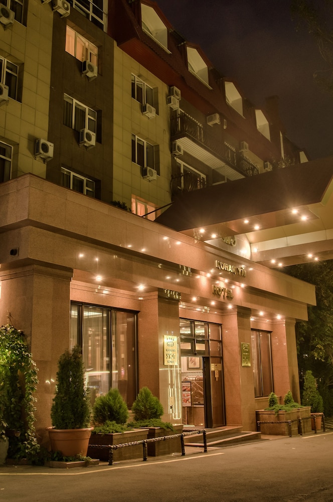 Uyut Hotel 6/69