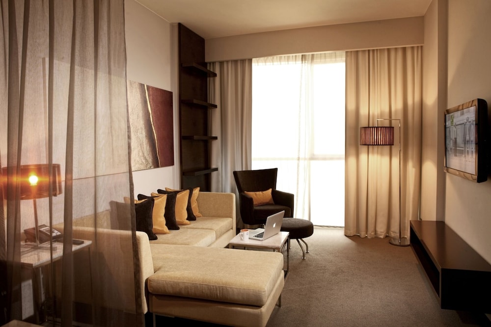 Centro Sharjah Rotana 18/50