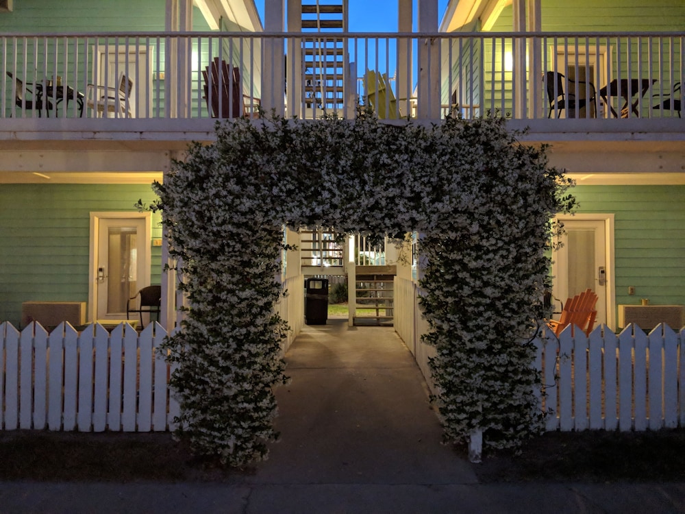 Seashell Village Resort 65/70