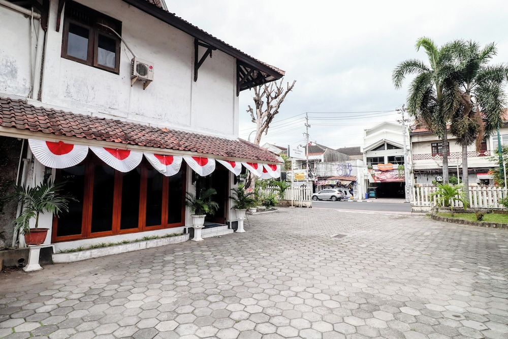 Hotel Limaran 69/77