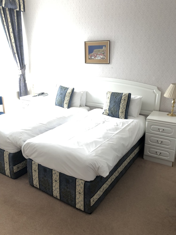 Saxonville Hotel 8/50