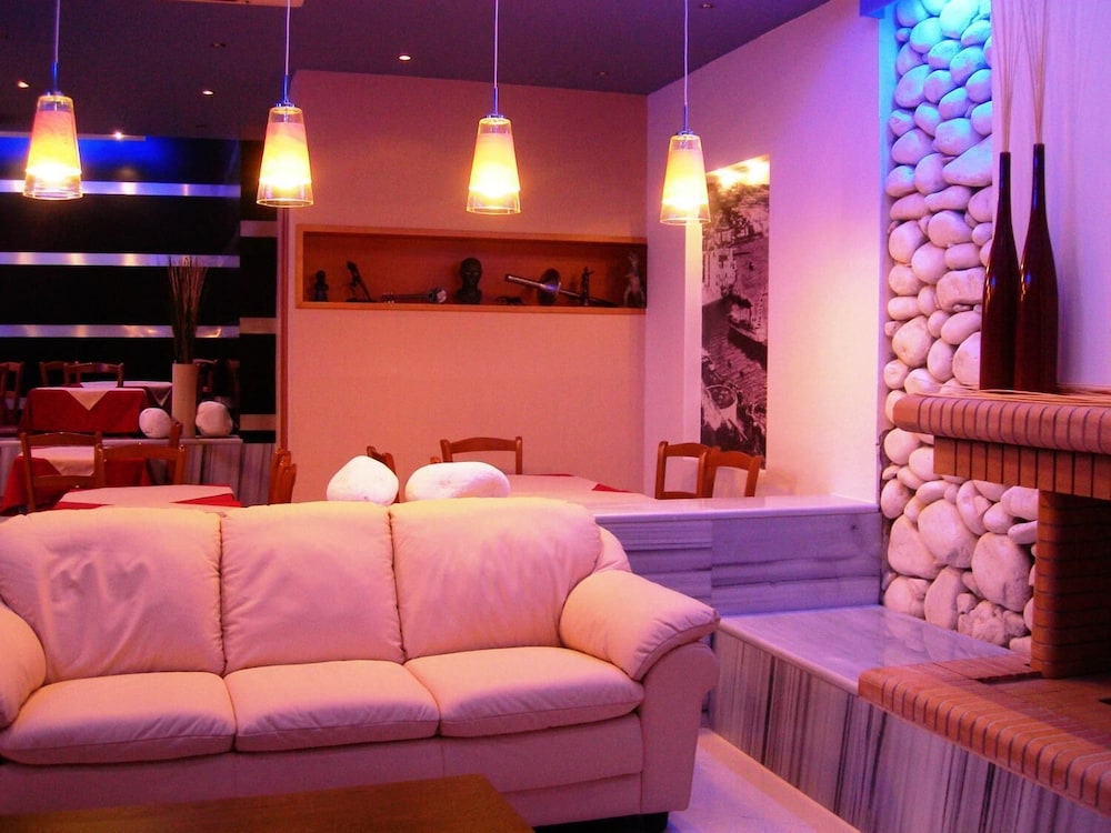 HOTEL SEGAS 38/43