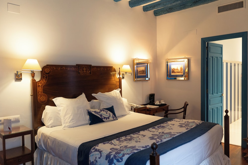 Basic Double Room (Annex), Las Casas De La Juderia Sevilla 7/10