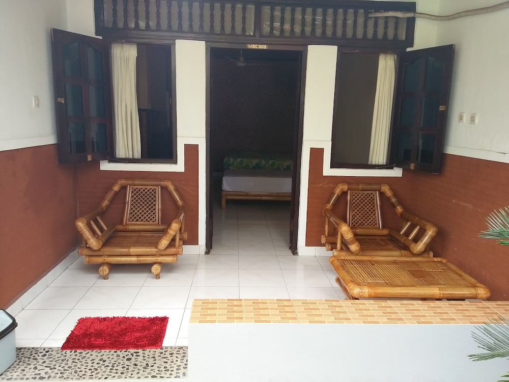 Puri Mandhara Lovina 28/45