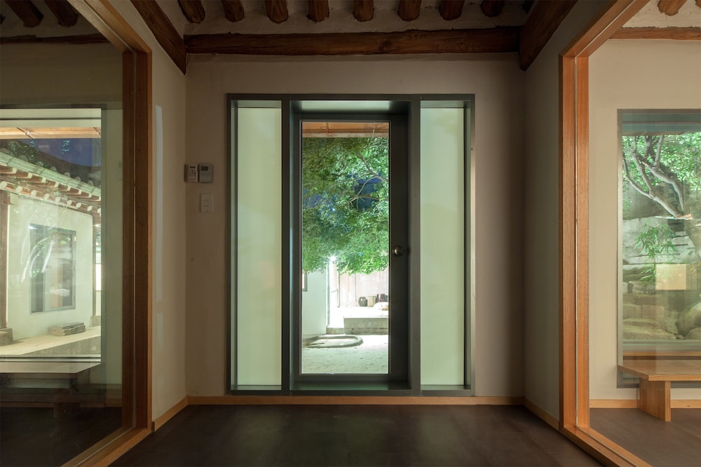Hanok Residence Hotel Side 22/53