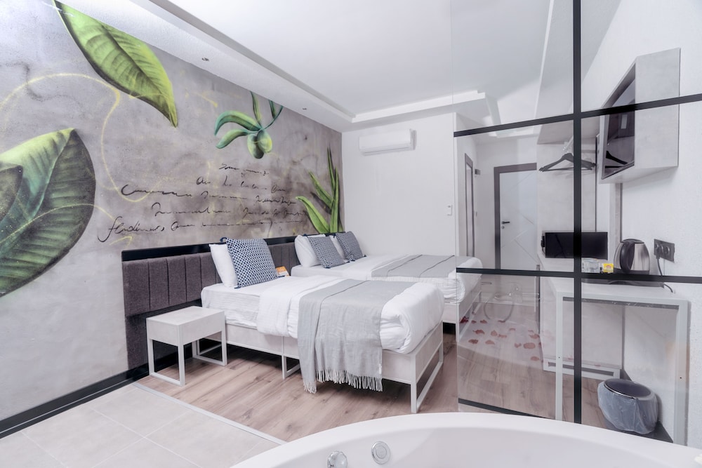 Melanj Airport Hotel 14/46