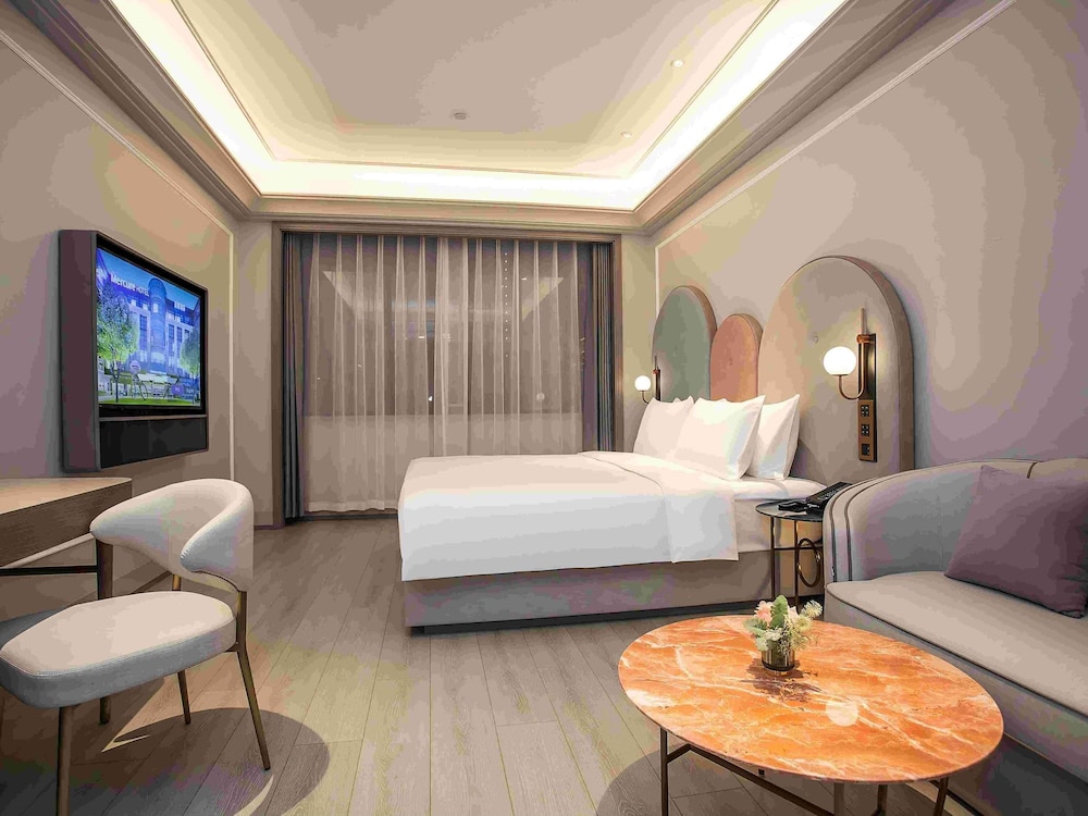 Mercure Changchun Ziyou Road Dahua 13/29