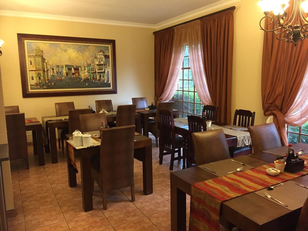 Sunset Manor Guest House 36/50