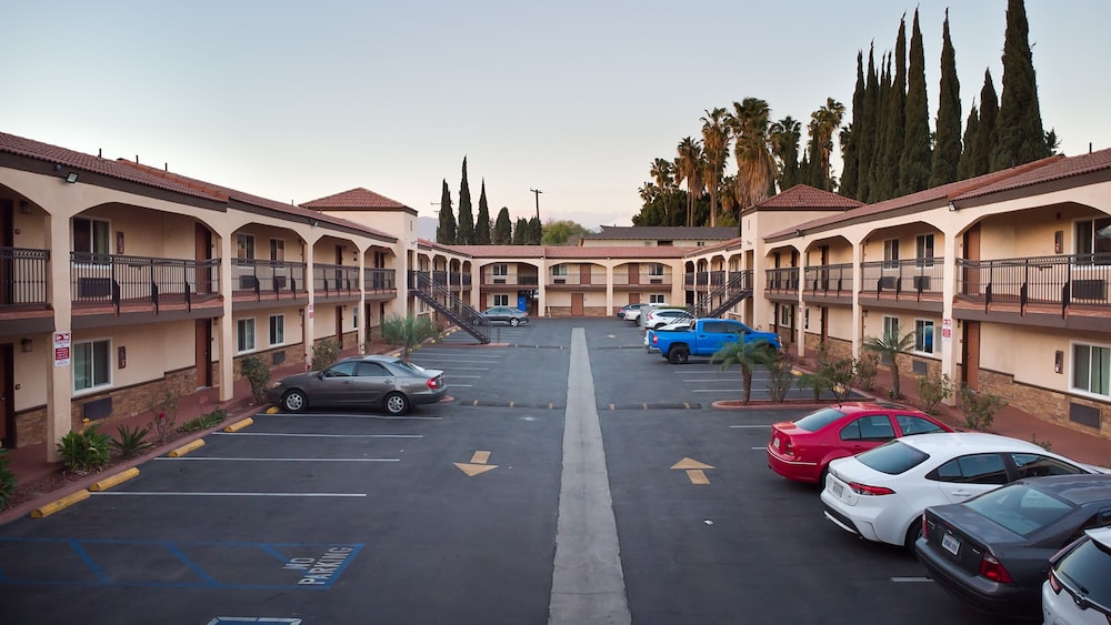 Travelodge Inn Suites By Wyndham West Covina 31/36