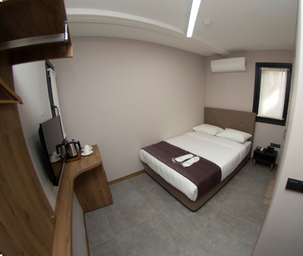 Jurnal Hotel 23/32
