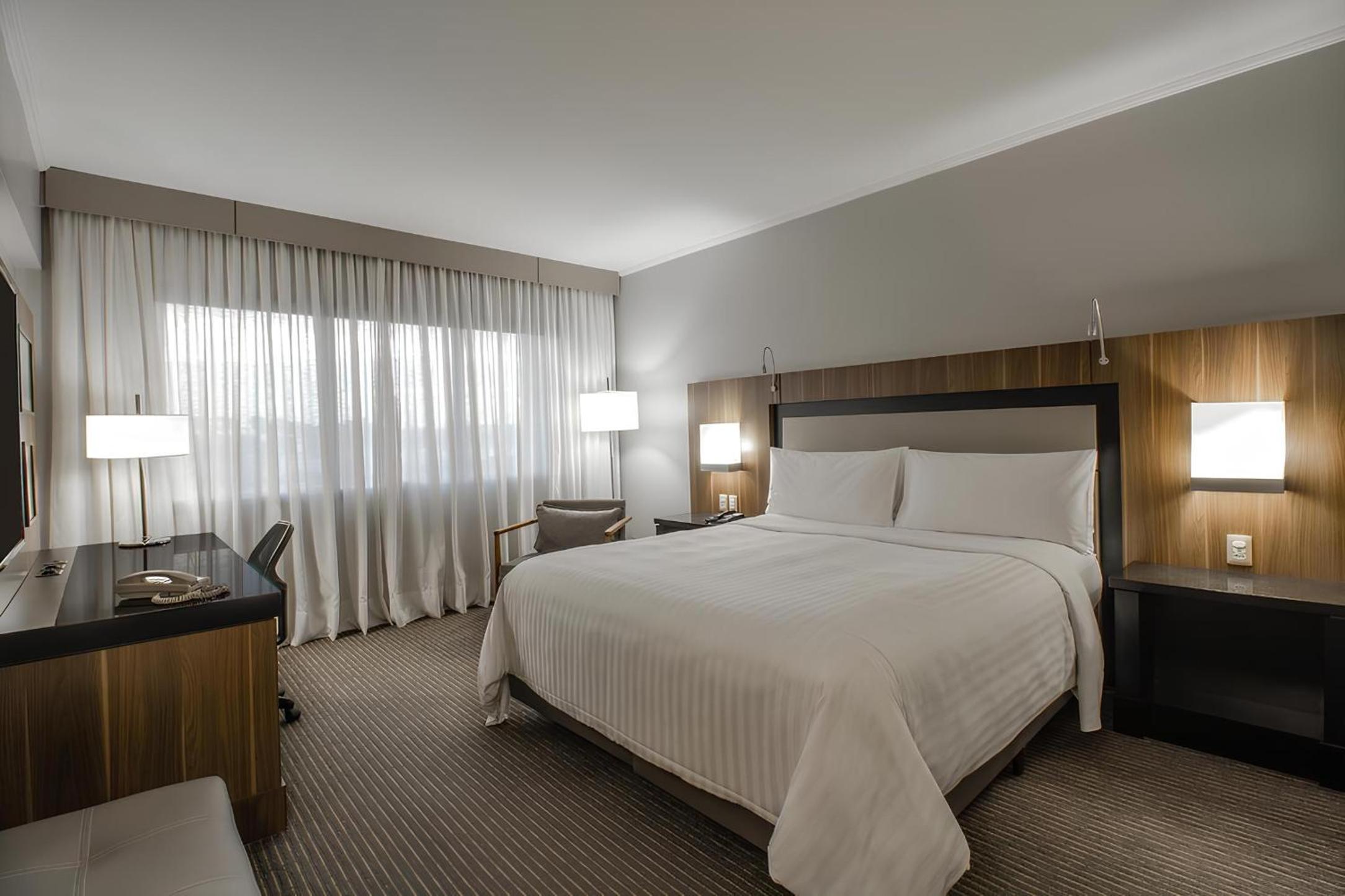 غرفة ديلوكس بسرير كينج، Sao Paulo Airport Marriott Hotel 3/10
