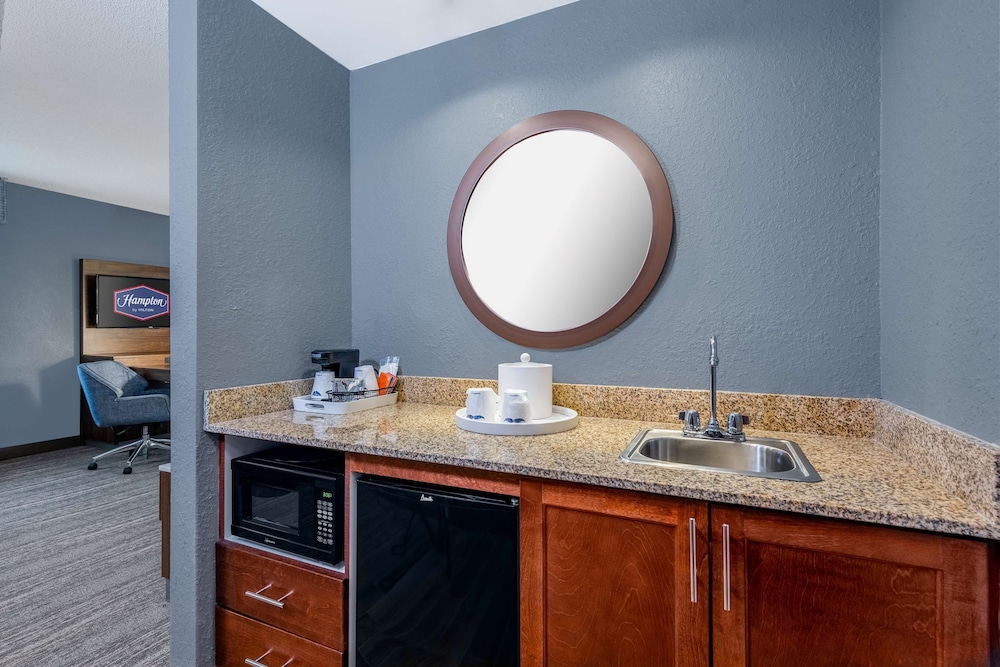 Hampton Inn & Suites Hopkinsville 33/45