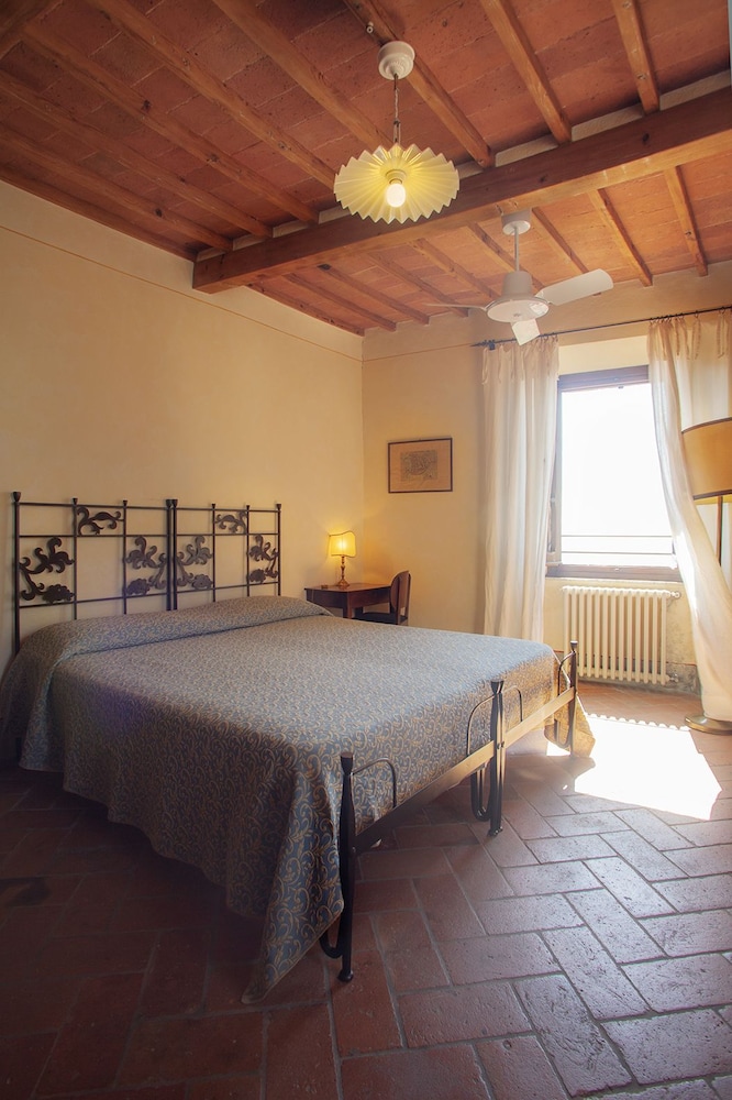 ROOM, DOUBLE BED