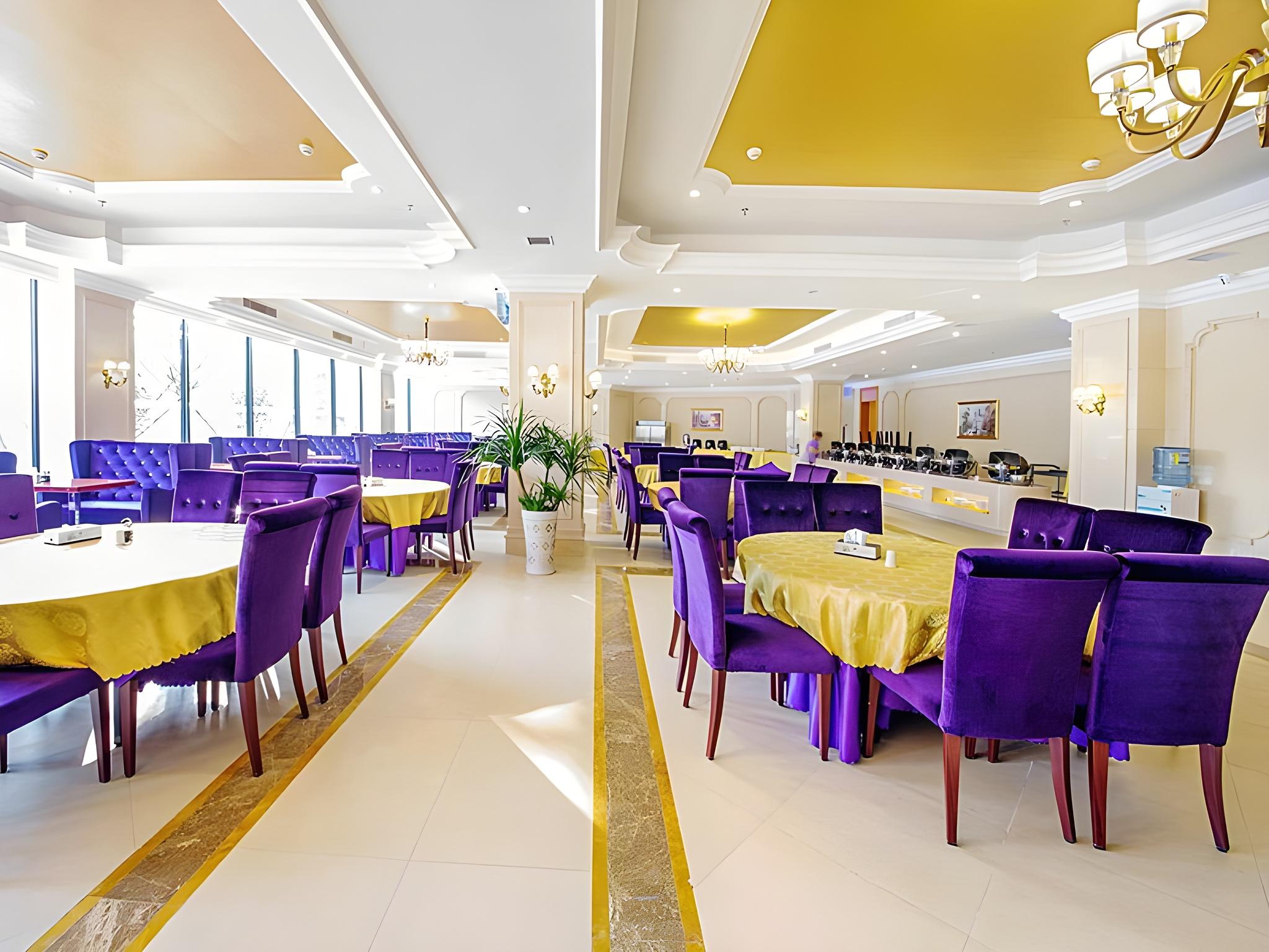 Vienna Hotel (Guilin Wanfu Square) 38/45