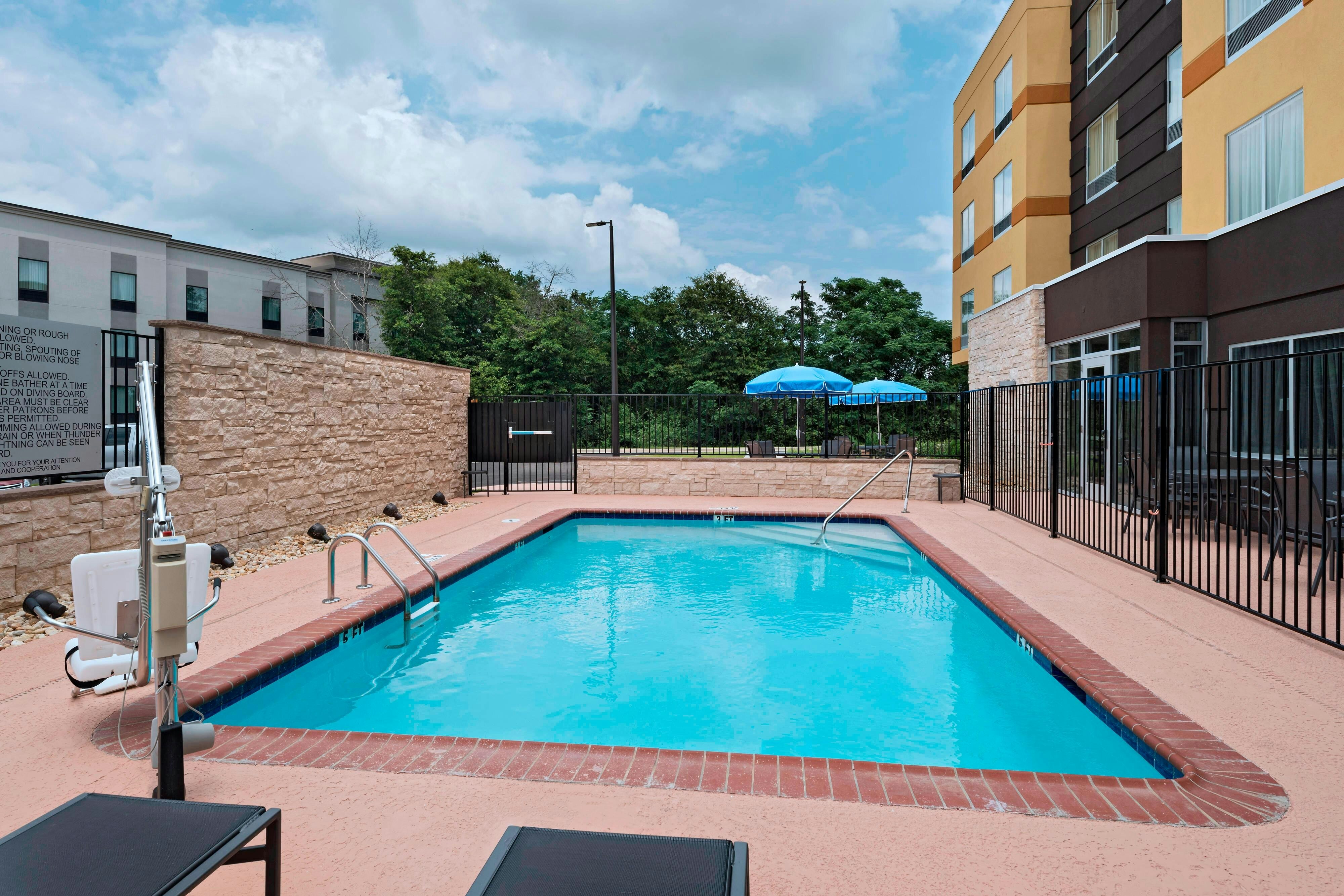 Fairfield Inn Suites Dublin 14/14