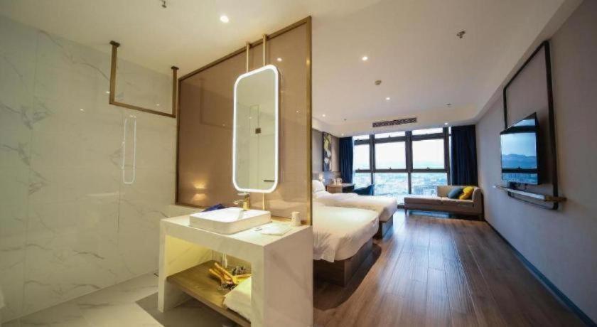 7 days premium hotel(Chongqing T3 terminal store) 54/55