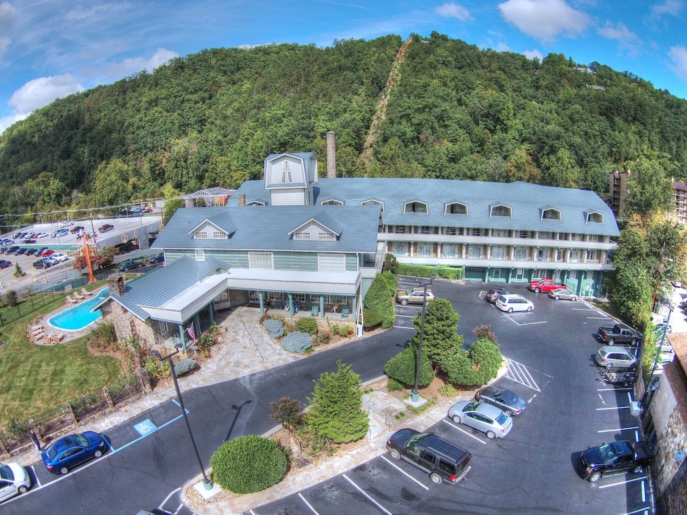 The Historic Gatlinburg Inn 5/66