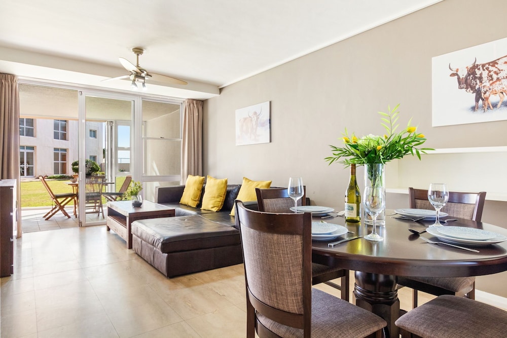Luxury On The Beach Lagoon Beach 37/55
