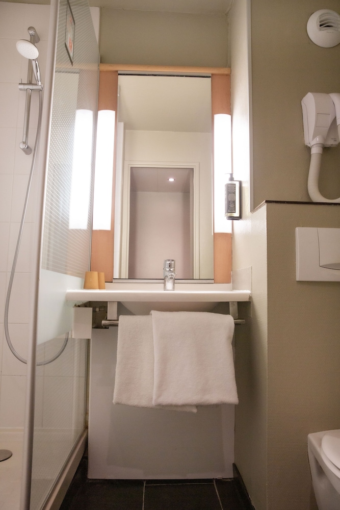 Ibis Paris Porte dOrleans 75/75