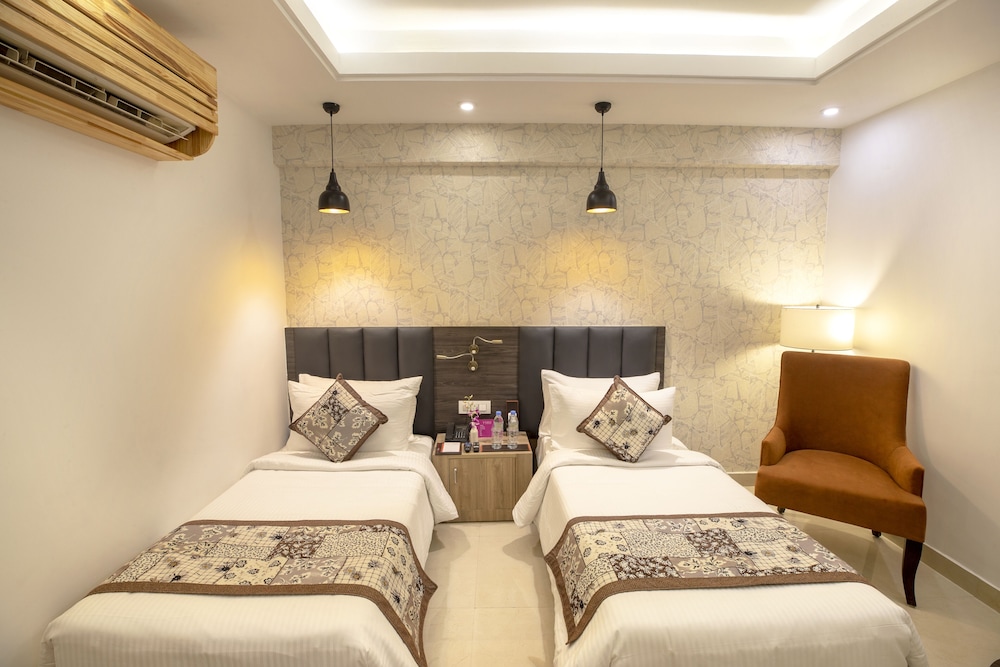 Regenta Central Noida 17/44