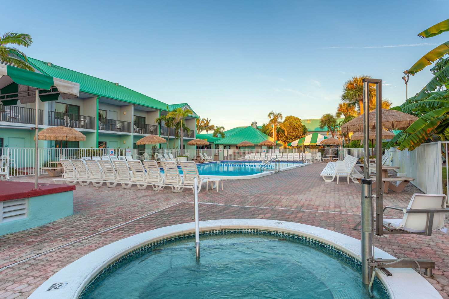 Beachside Hotel and Suites 42/43
