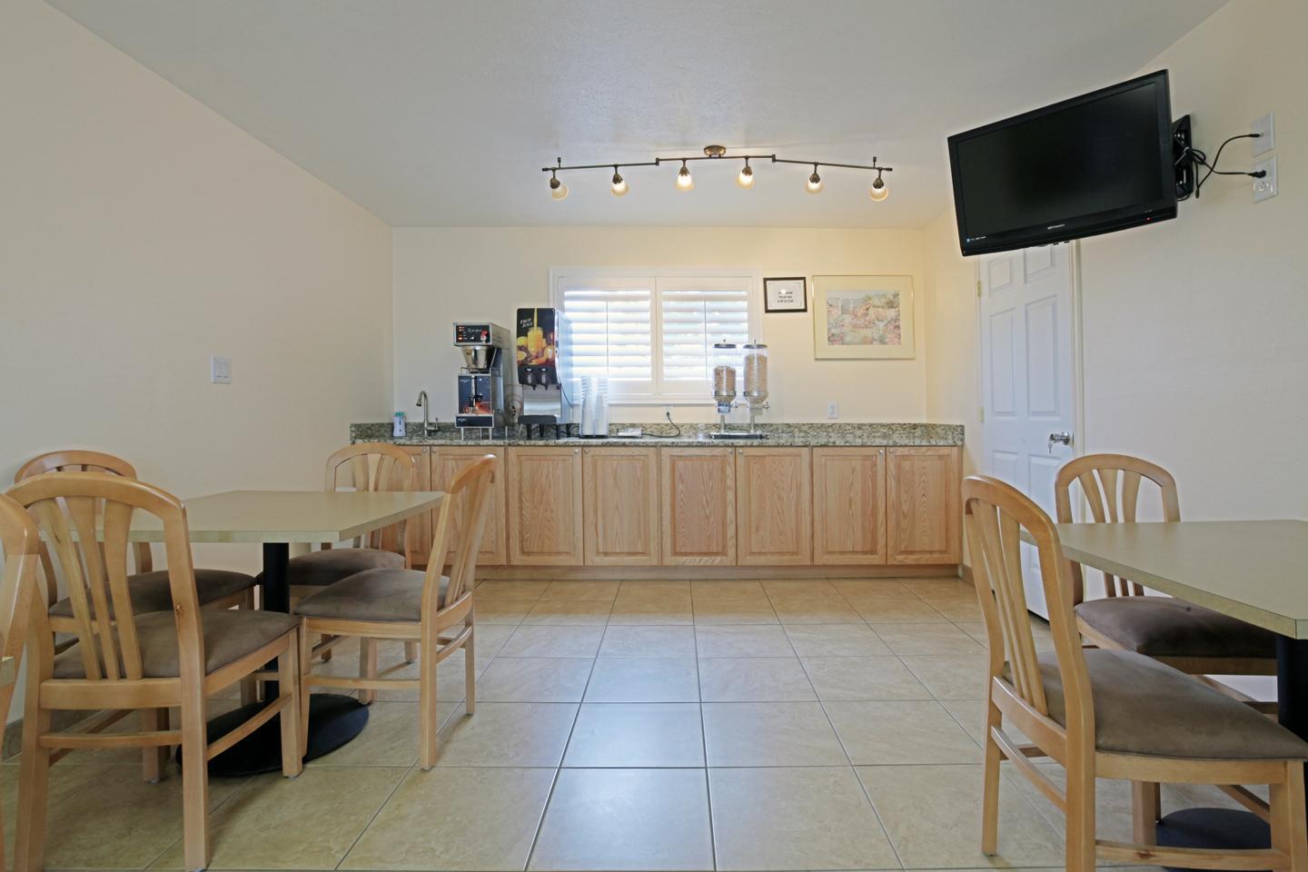 Americas Best Value Inn Roosevelt Ballard 3/6