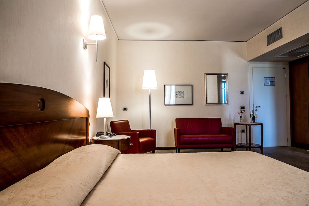 Grand Hotel Paestum 17/50