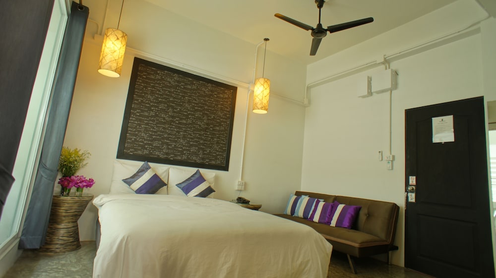 PREMIUM, SUITE, QUEEN BED