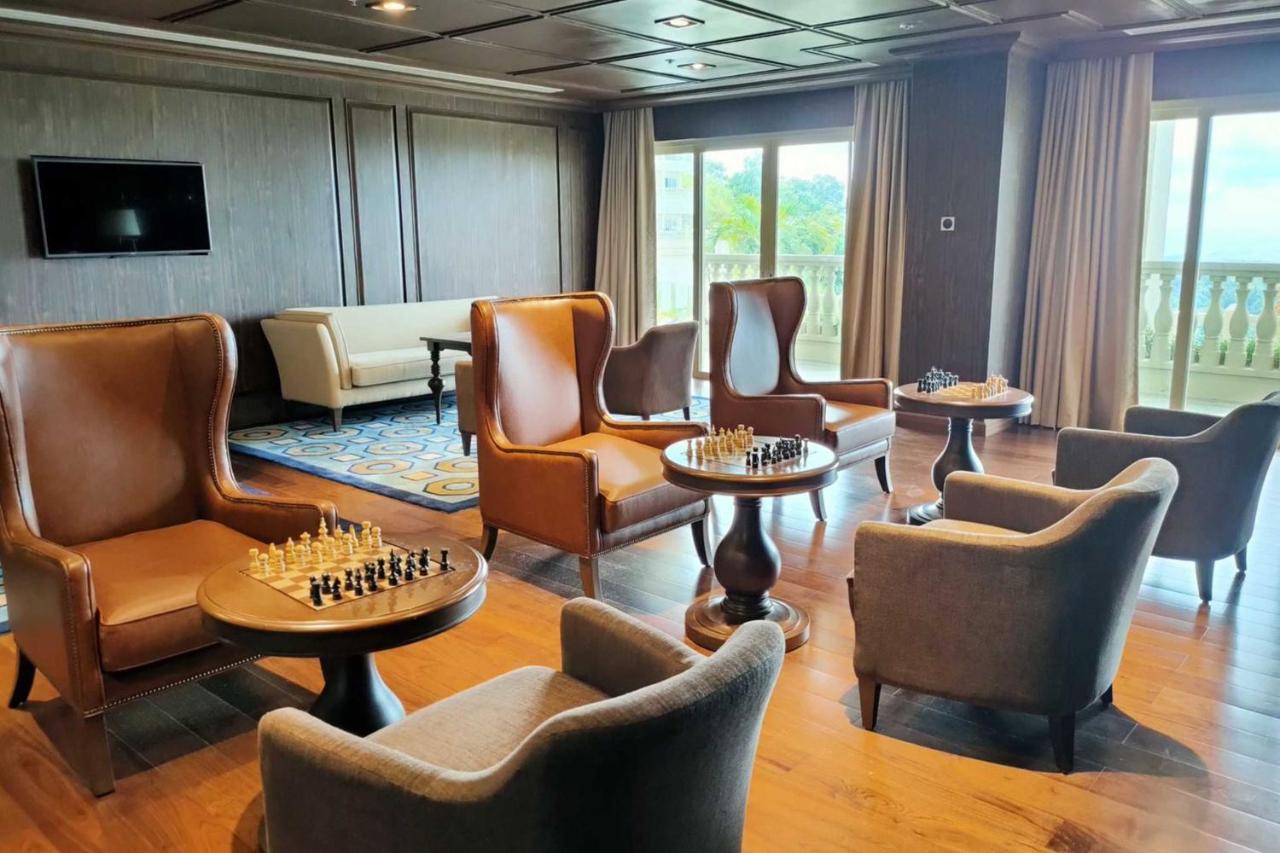 MCollection - Scenic Tagaytay Getaway with Taal Views 24/33