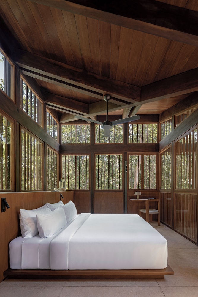 Jungle Treehouse 1 King size bed