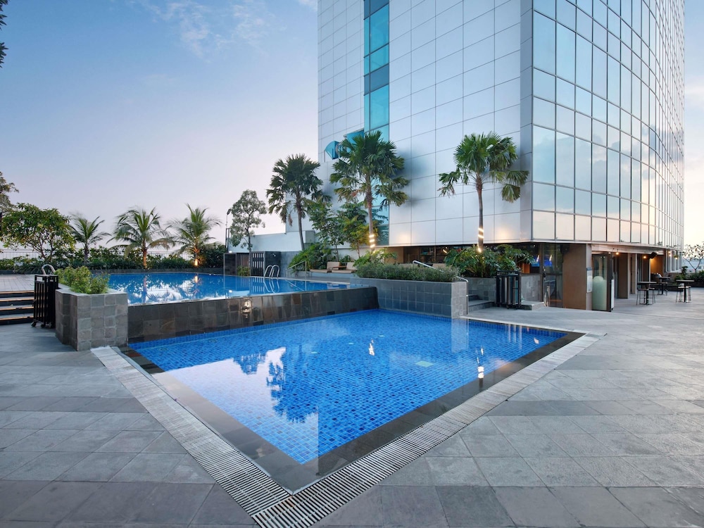 Novotel Samator Surabaya Timur 67/70