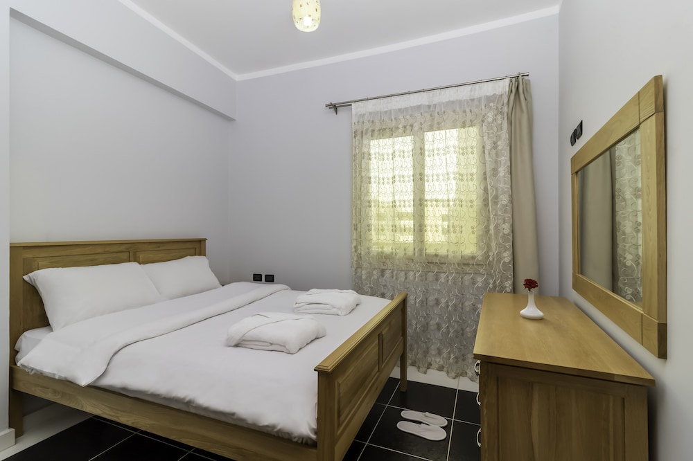 Royal Beach Serviced Apartments 54/75