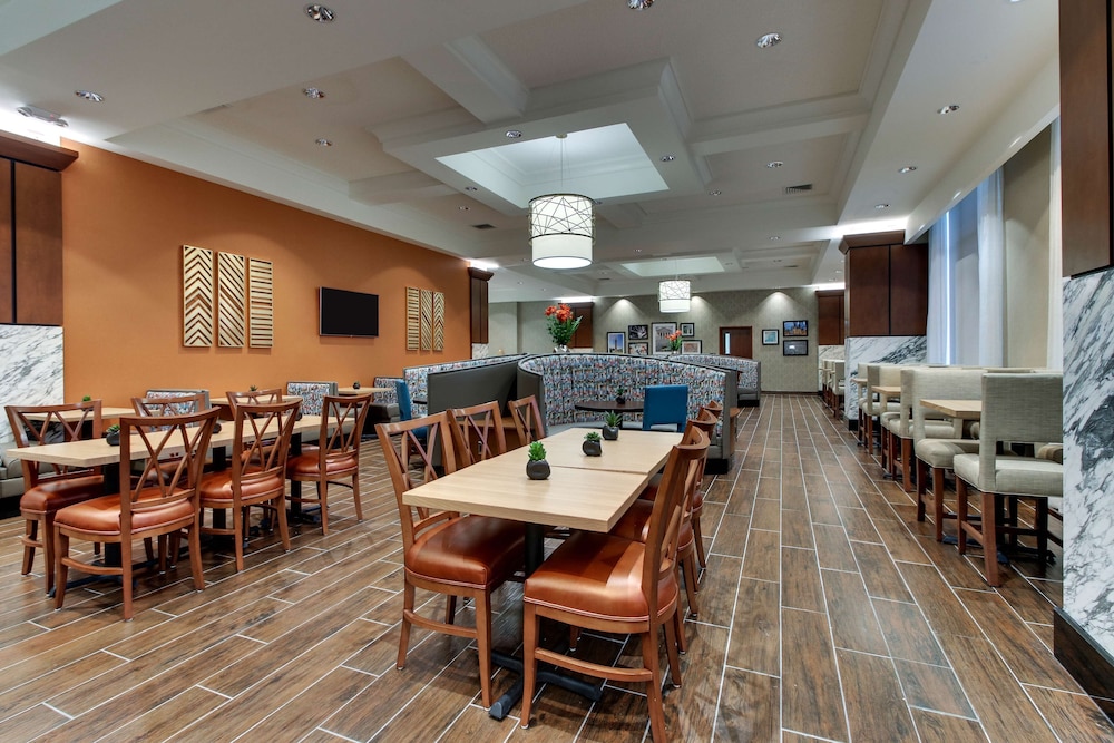 Drury Plaza Hotel Richmond 36/50