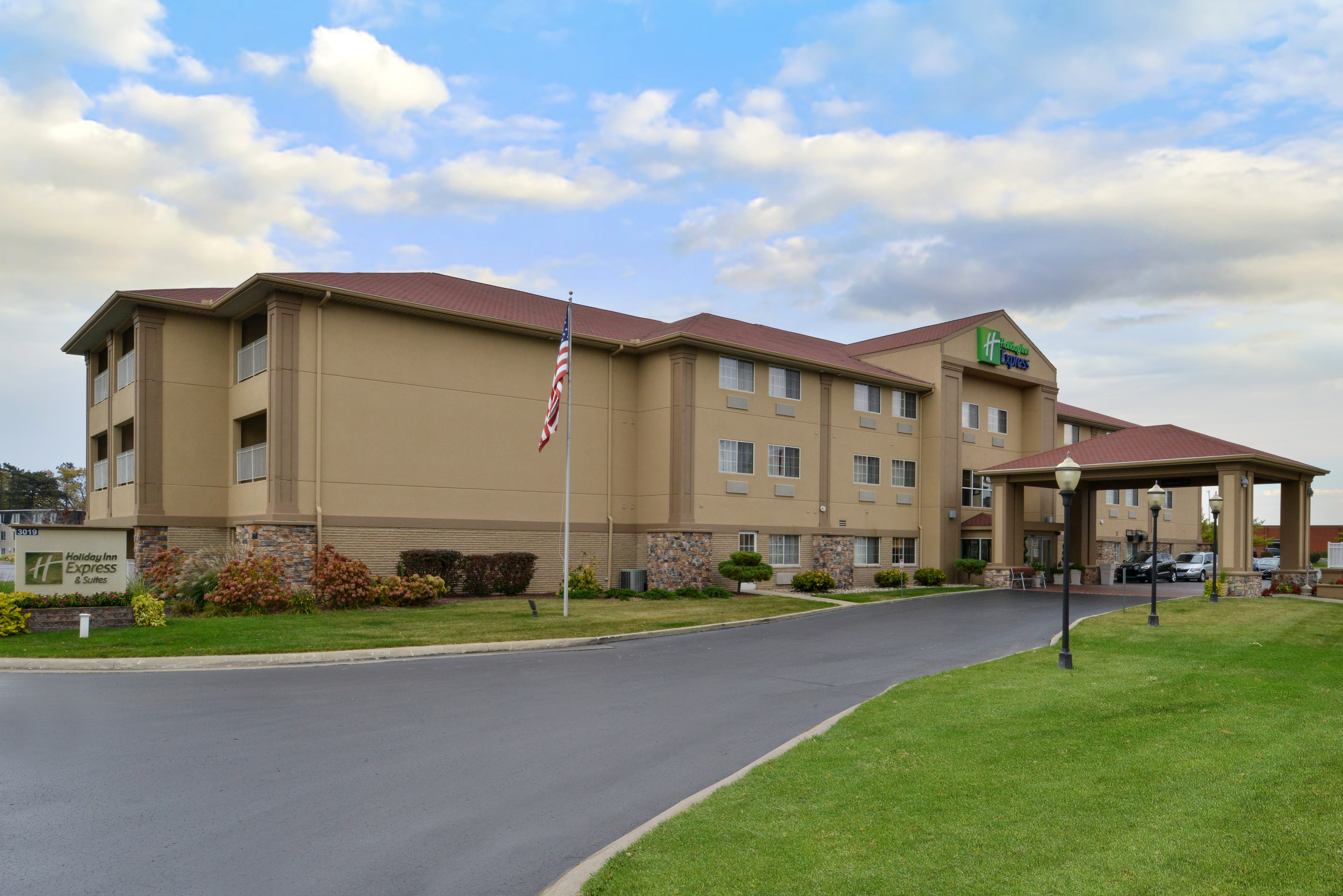 Holiday Inn Express Suites St Joseph 67/69