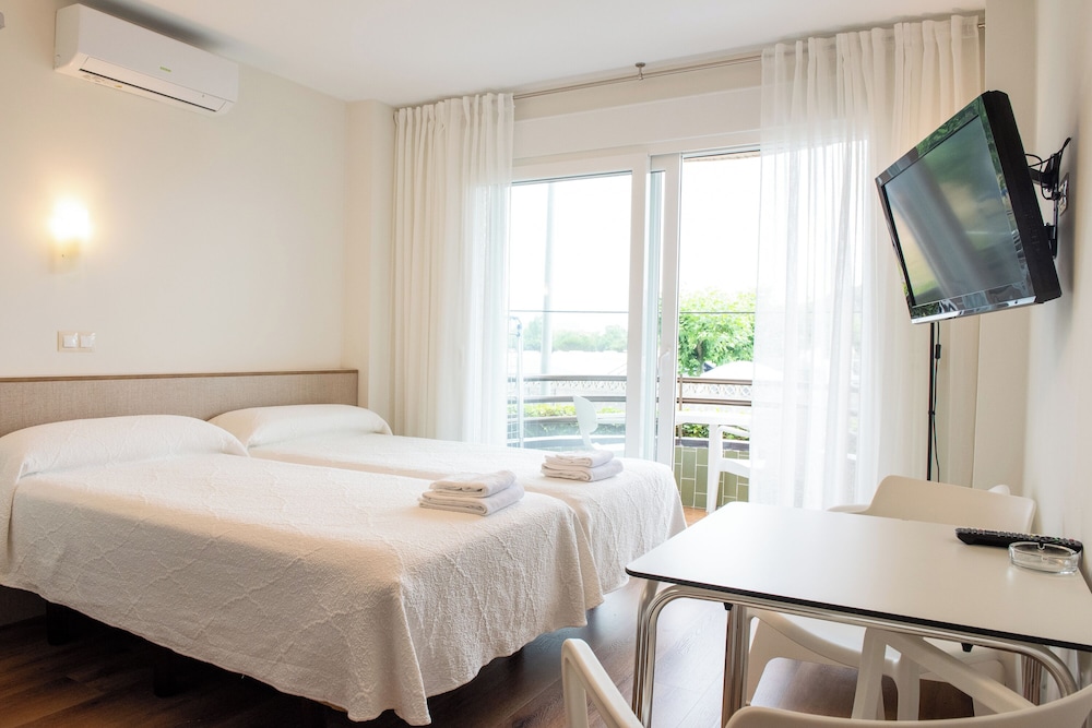 استوديو سوبيريور بسريرين منفصلين بإطلالة على الشاطئ، Suaces Apartamentos Turirticos 6/10