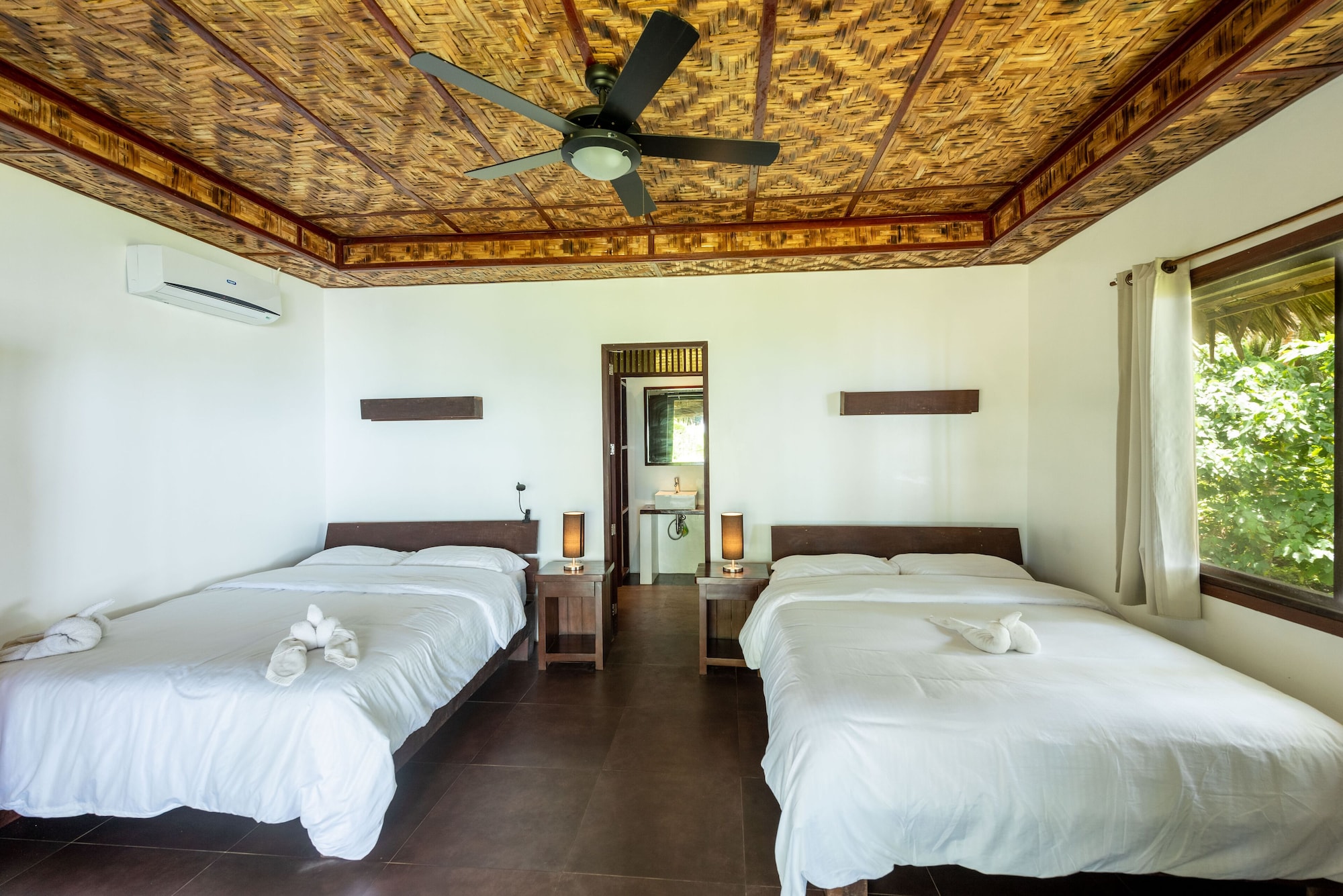 Bungalow, 2 Queen Beds, Beach Front