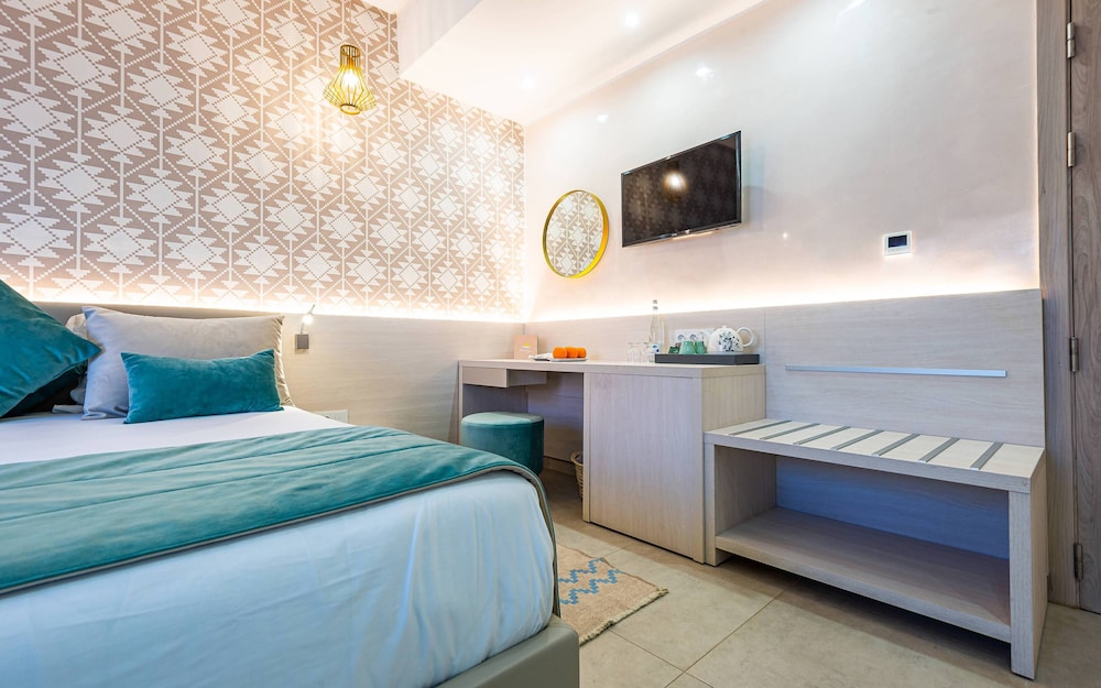 Medina Gardens - Adult only 18/73