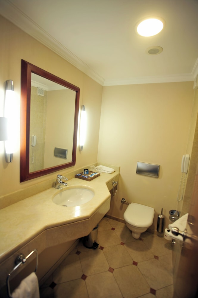 Hotel Midi 38/38