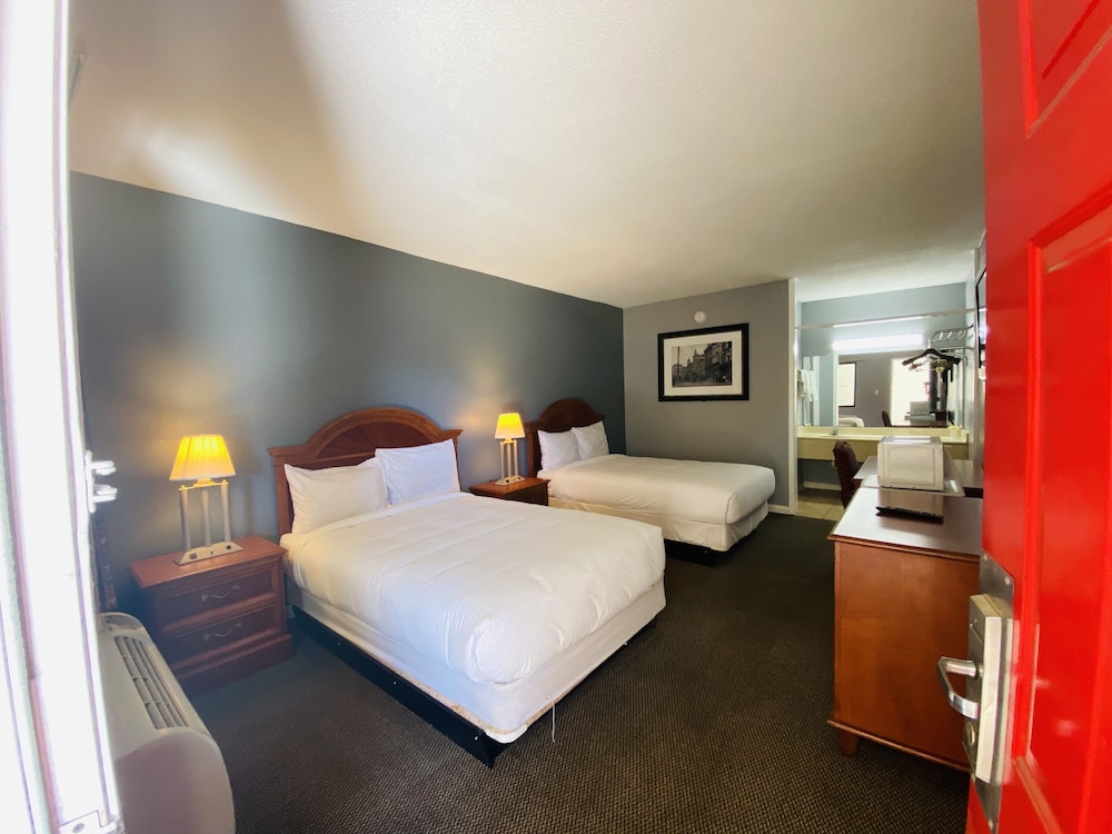 Travelers Place Inn & Suites 31/73