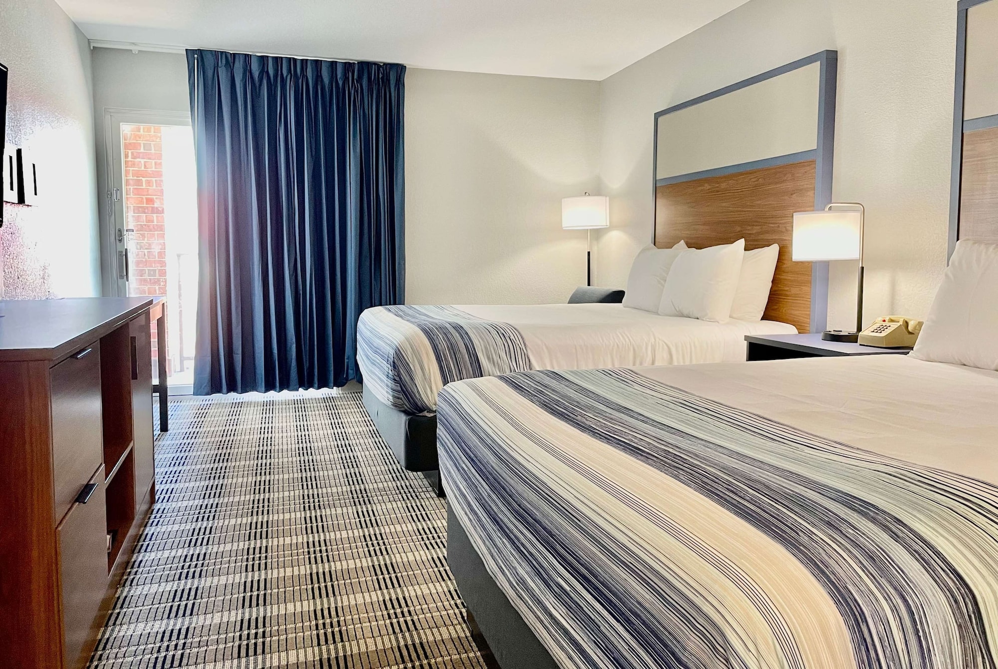 DELUXE, 2 QUEEN BEDS